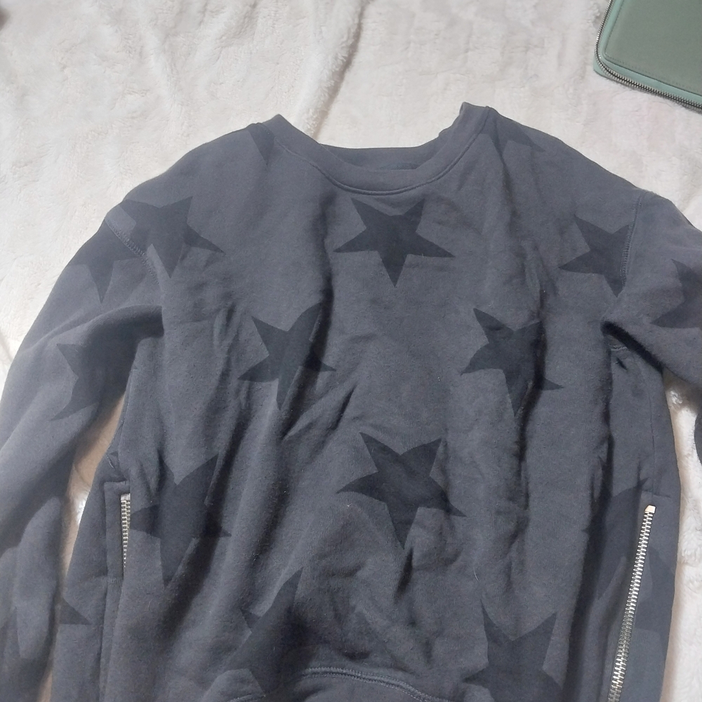 Black Star Pattern Sweatshirt
